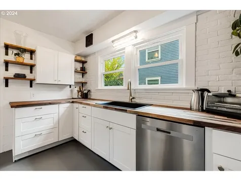 7136 SE 21st Avenue Portland OR 97202