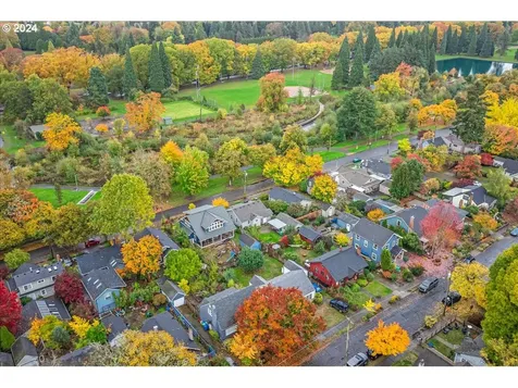 7136 SE 21st Avenue Portland OR 97202