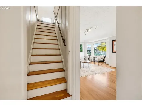 7136 SE 21st Avenue Portland OR 97202