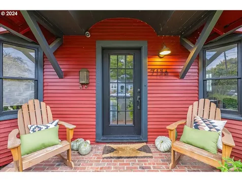 7136 SE 21st Avenue Portland OR 97202