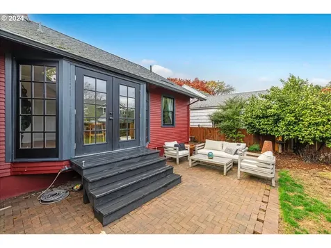 7136 SE 21st Avenue Portland OR 97202