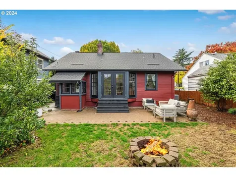 7136 SE 21st Avenue Portland OR 97202