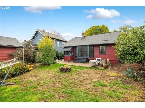 7136 SE 21st Avenue Portland OR 97202
