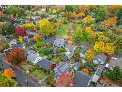 7136 SE 21st Avenue Portland OR 97202