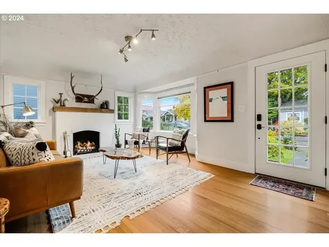 7136 SE 21st Avenue Portland OR 97202
