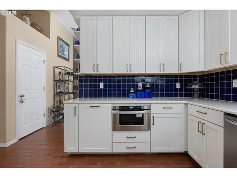 2477 NE 55th Court Lincoln City OR 97367