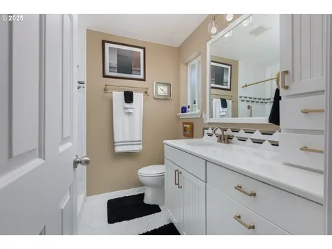 2477 NE 55th Court Lincoln City OR 97367