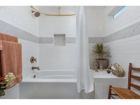 2477 NE 55th Court Lincoln City OR 97367
