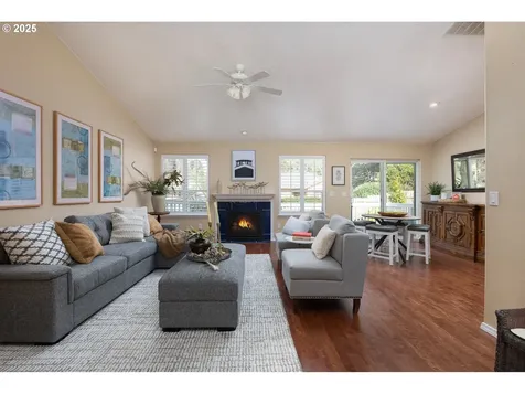 2477 NE 55th Court Lincoln City OR 97367