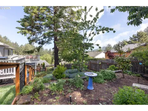 2477 NE 55th Court Lincoln City OR 97367