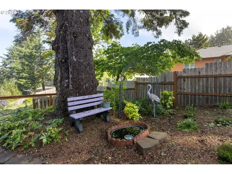 2477 NE 55th Court Lincoln City OR 97367