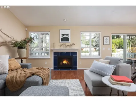 2477 NE 55th Court Lincoln City OR 97367
