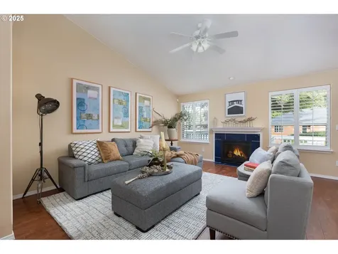 2477 NE 55th Court Lincoln City OR 97367