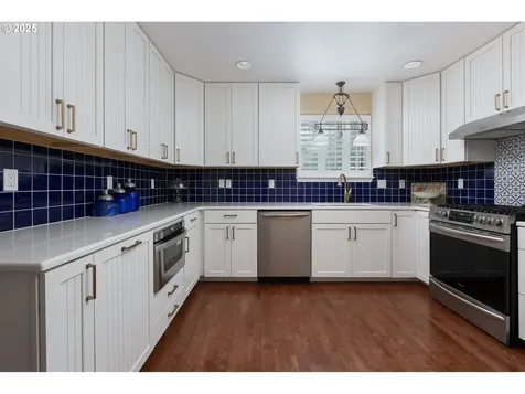 2477 NE 55th Court Lincoln City OR 97367
