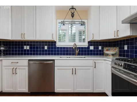 2477 NE 55th Court Lincoln City OR 97367