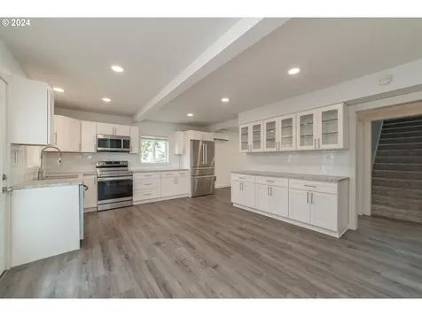 4048 Ocean Beach Highway Longview WA 98632