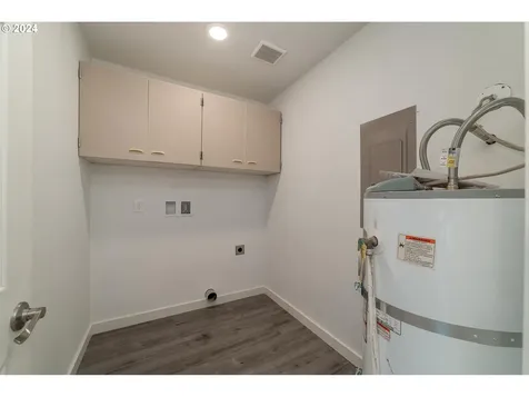 4048 Ocean Beach Highway Longview WA 98632
