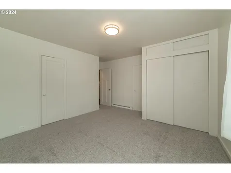 4048 Ocean Beach Highway Longview WA 98632