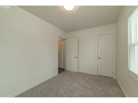 4048 Ocean Beach Highway Longview WA 98632