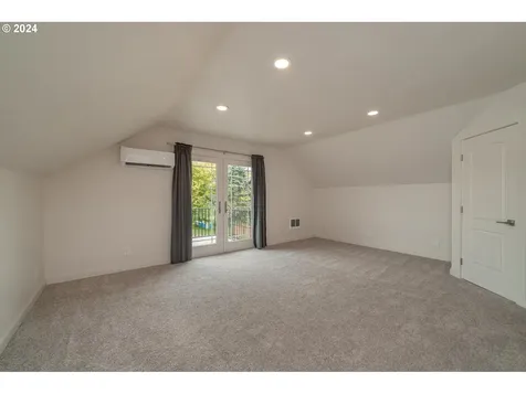 4048 Ocean Beach Highway Longview WA 98632