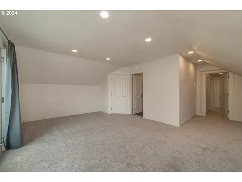 4048 Ocean Beach Highway Longview WA 98632