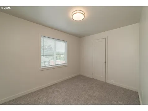 4048 Ocean Beach Highway Longview WA 98632