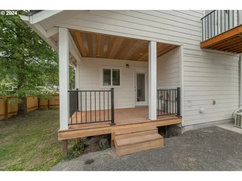 4048 Ocean Beach Highway Longview WA 98632