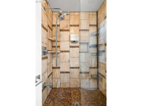 1963 Se 184th Way Portland OR 97233