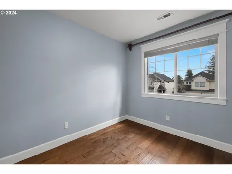 1963 Se 184th Way Portland OR 97233
