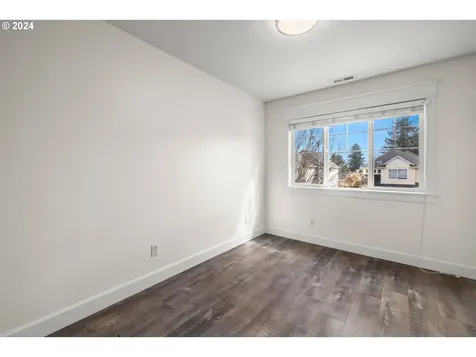 1963 Se 184th Way Portland OR 97233