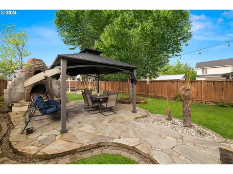 1963 Se 184th Way Portland OR 97233