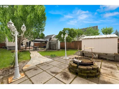 1963 Se 184th Way Portland OR 97233