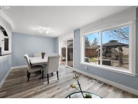 1963 Se 184th Way Portland OR 97233