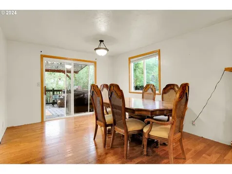 590 S 71st Street Springfield OR 97478
