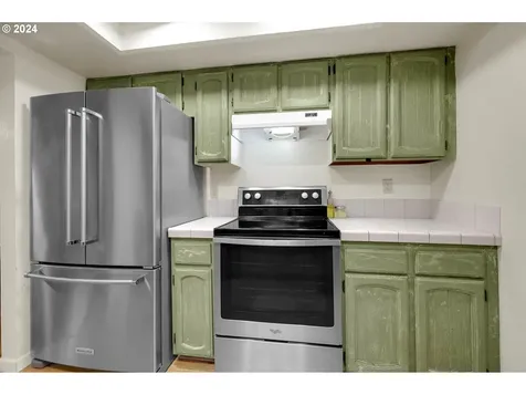 590 S 71st Street Springfield OR 97478
