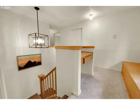 590 S 71st Street Springfield OR 97478