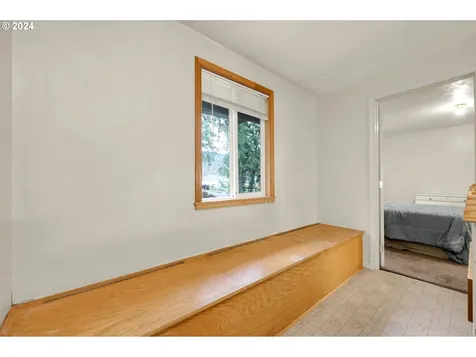 590 S 71st Street Springfield OR 97478