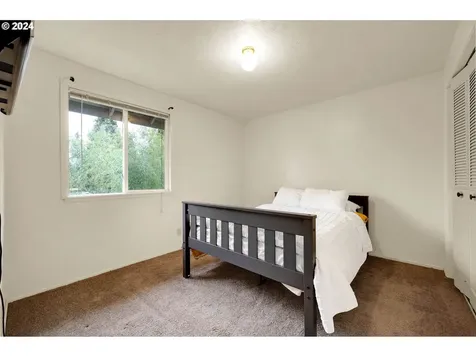 590 S 71st Street Springfield OR 97478