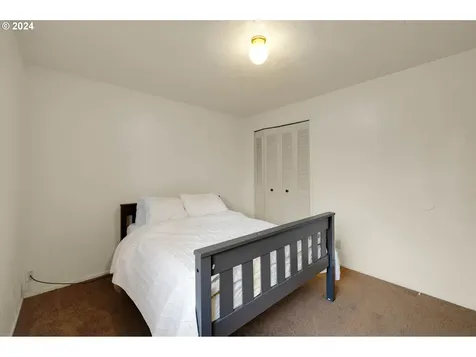 590 S 71st Street Springfield OR 97478