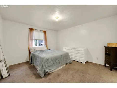 590 S 71st Street Springfield OR 97478