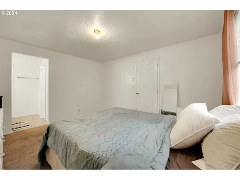 590 S 71st Street Springfield OR 97478