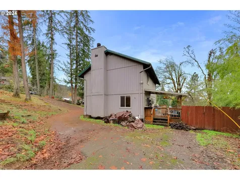 590 S 71st Street Springfield OR 97478
