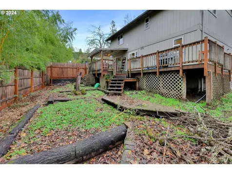 590 S 71st Street Springfield OR 97478