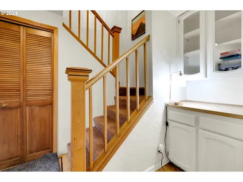 590 S 71st Street Springfield OR 97478