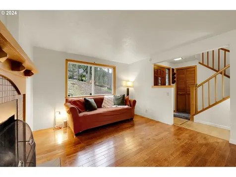 590 S 71st Street Springfield OR 97478