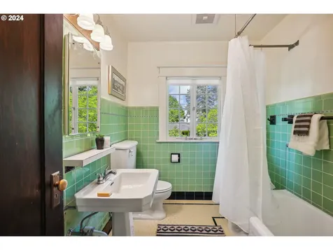 2324 Ne Mason Street Portland OR 97211