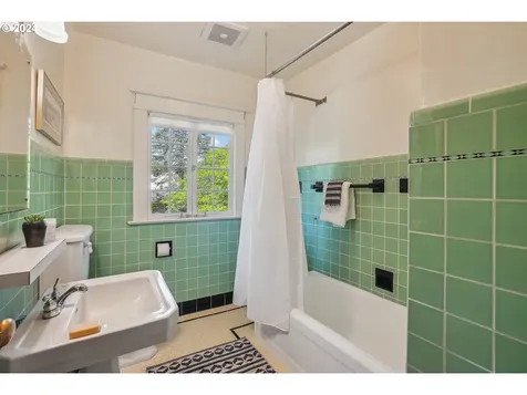 2324 Ne Mason Street Portland OR 97211