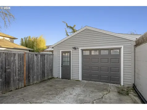 5310 SE Lafayette Street Portland OR 97206