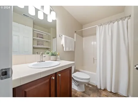 715 N Little Oak Street Newberg OR 97132