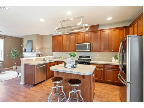 715 N Little Oak Street Newberg OR 97132